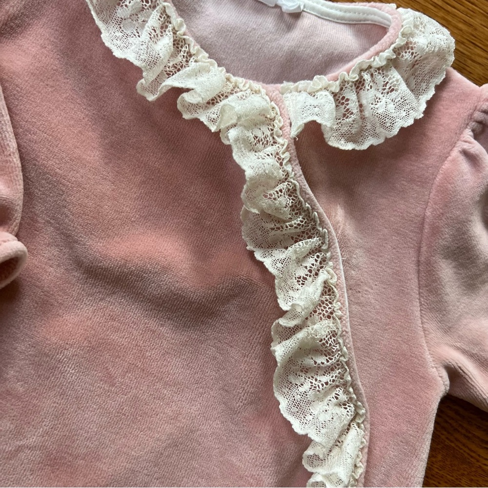tartine & chocolat soft pink velvet lace footie